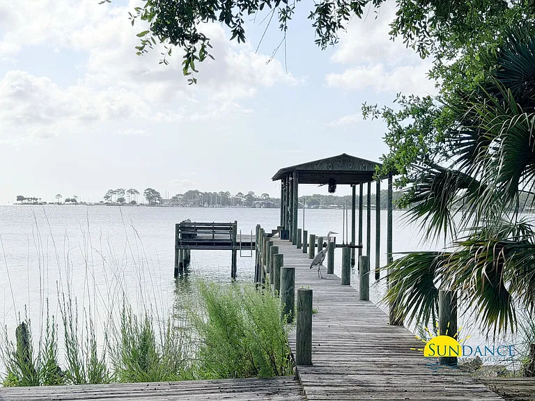 249 Beachview Dr — Photo 3