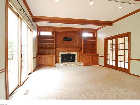 5th image of 444 Long Pointe Dr