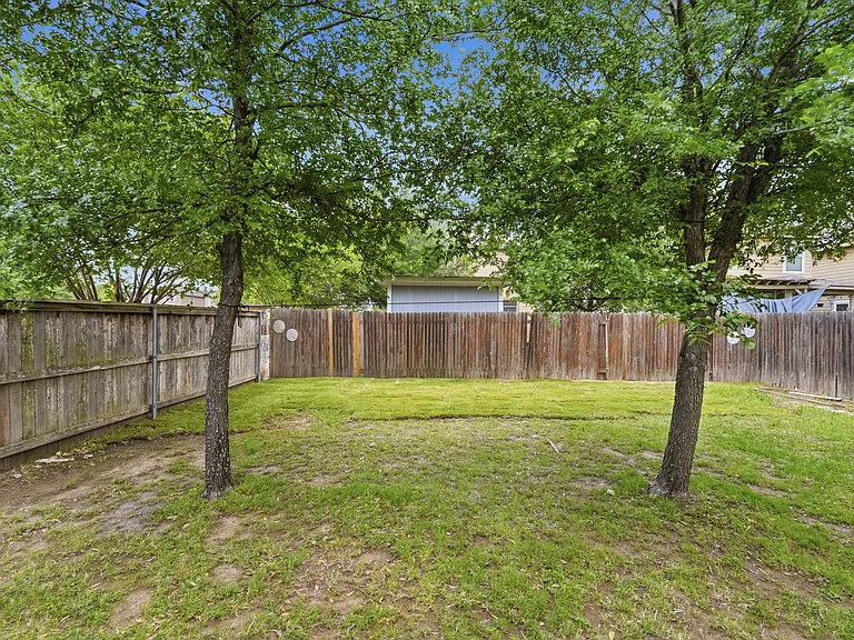 11200 Drumellan St — Photo 50