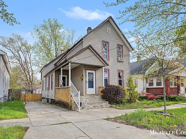 825 Crosby St NW, Grand Rapids, MI 49504