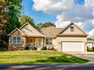 384 E Ashburn Rd, Santa Claus, IN 47579