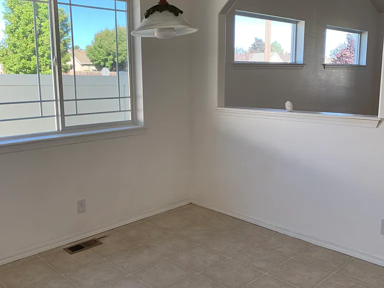 883 N Bainbridge St — Photo 14