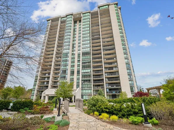2170 Marine Dr #2104, Oakville, ON L6L 5V1