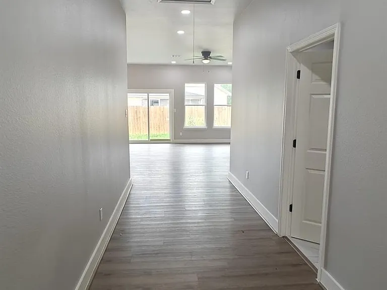 504 Center St — Photo 3