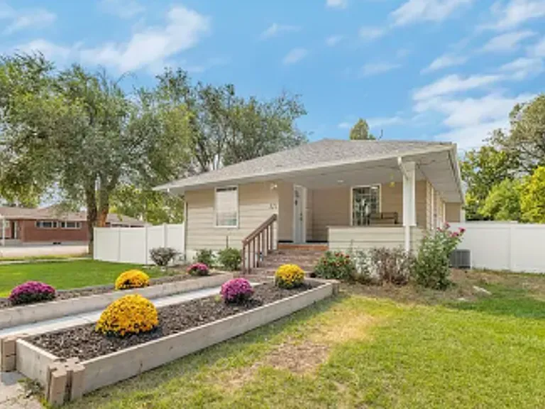 521 N Shilling Ave — Photo 1