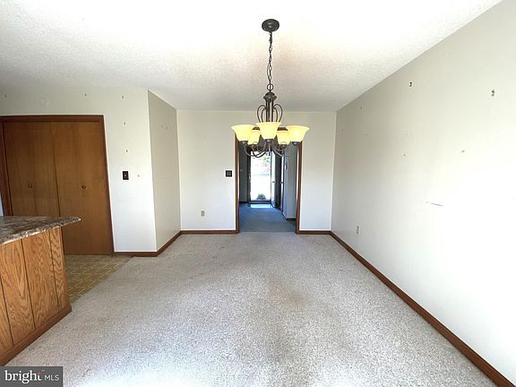 5th image of 21691 Maple Dr