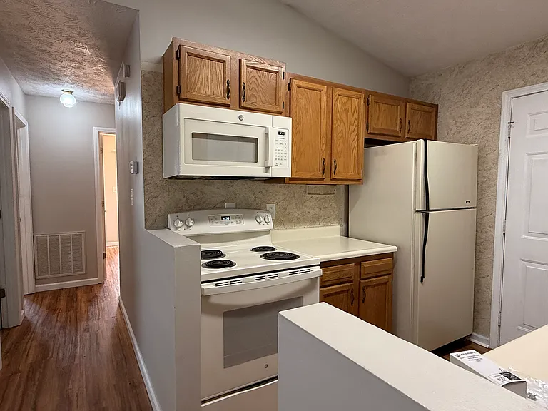 276 Pleasant Pointe Dr — Photo 5