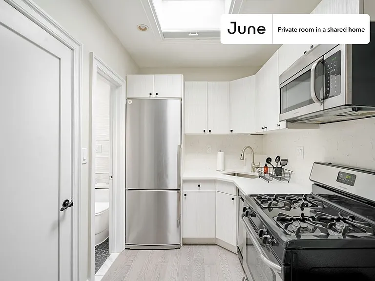 345 E 21st St #A — Photo 10