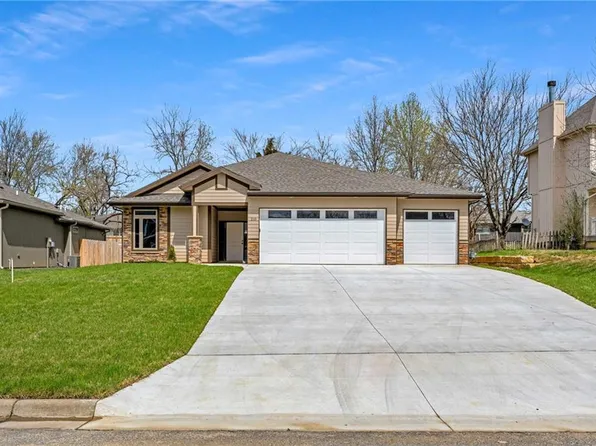 210 Hillside Dr, Baldwin City, KS 66006