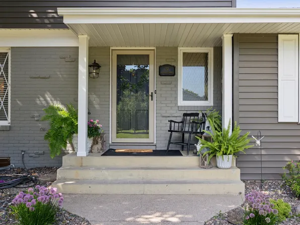 10 Western Ter, Golden Valley, MN 55426