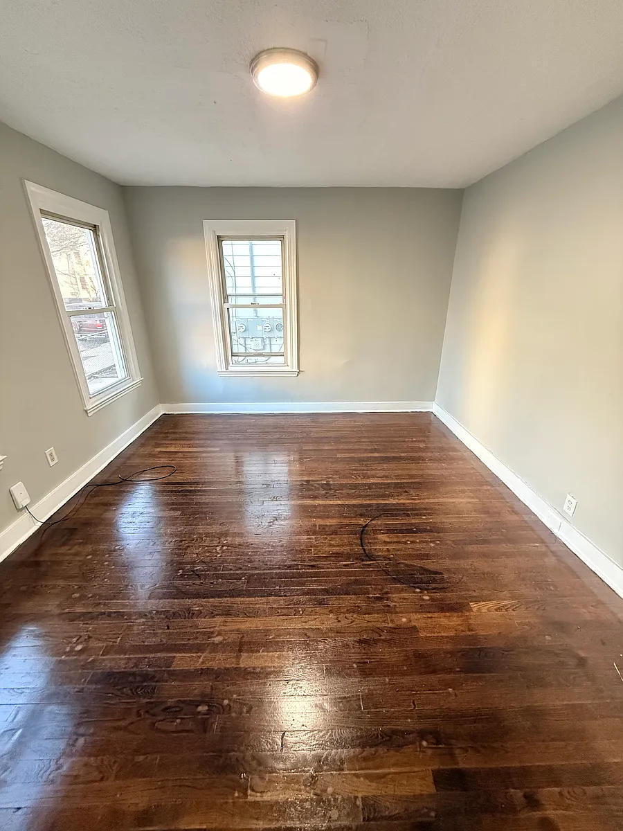 Building Photo - 718 Winchester Ave #1