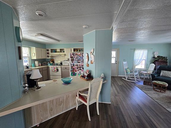 4th image of 86 PARSON DRIVE