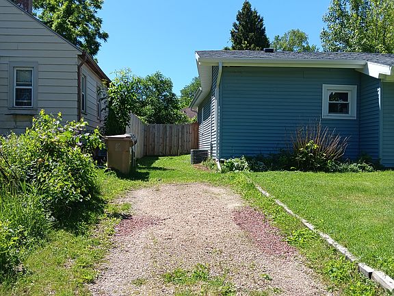 4th image of 1821 Sheridan St