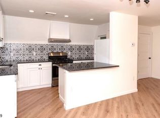 204 Hillside Ave FLOOR 3, Glen Ridge, NJ 07028