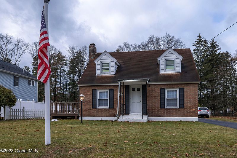 3rd image of 61 Greenfield Avenue