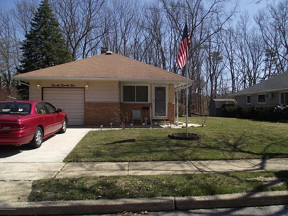 3rd image of 2025 Mount Hope Ln