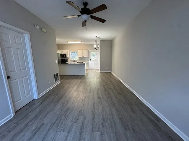 2 bed, 2.5 bath, 1080 sqft, $1,325 — Photo 2