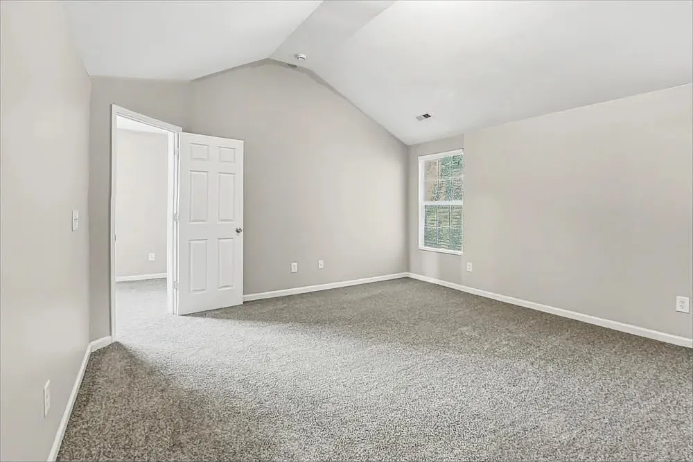 3 bed, 2.5 bath, 2257 sqft, $1,870 — Photo 2