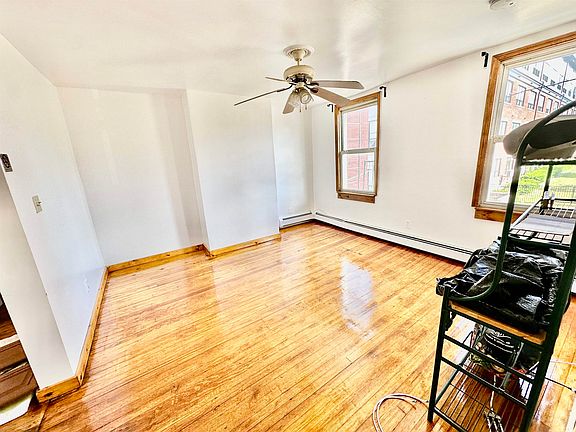 3rd image of 171 Van Winkle Ave #2F