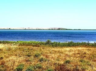 137 Sunrise Dr, Rockport, TX 78382