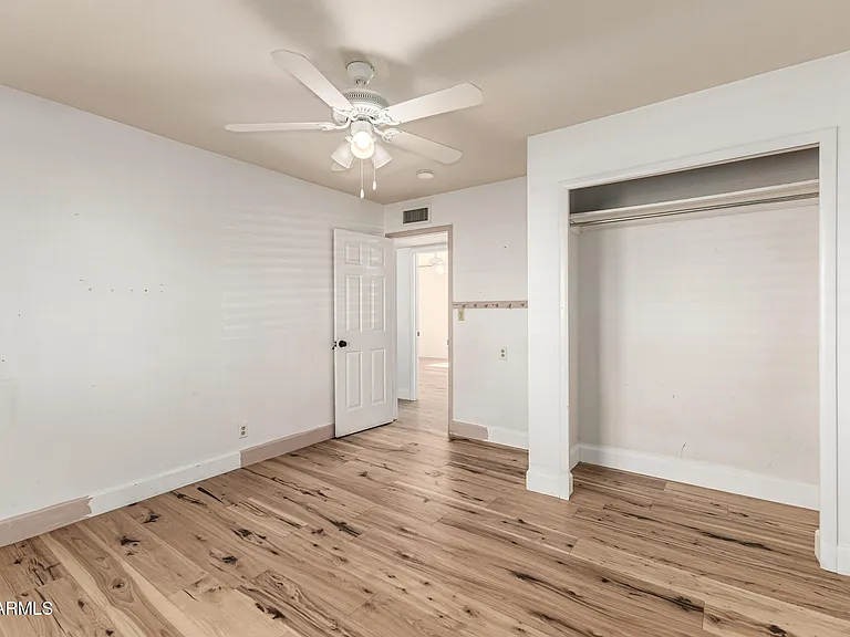 2421 S 221st Ave — Photo 23