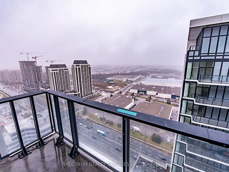 9000 Jane St #Penthouse 119 — Photo 36