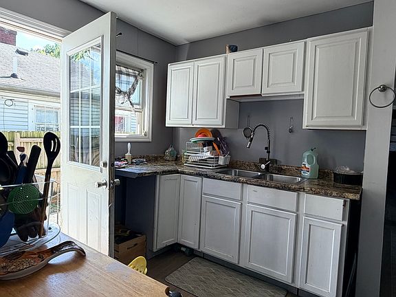 3rd image of 3706 Hillside Ave