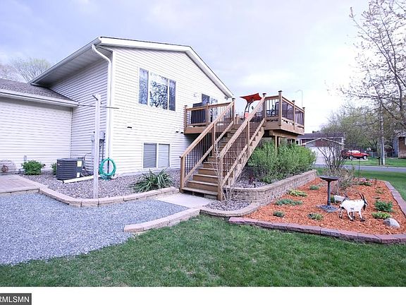 3rd image of 10704 Stutz St NE