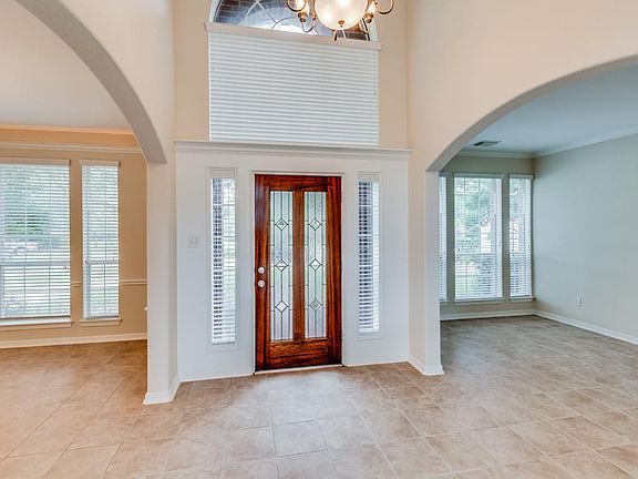 3rd image of 2427 Havencrest Ct