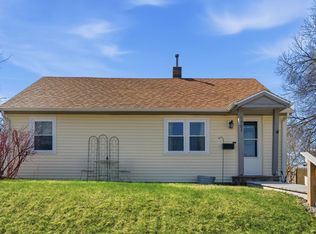 1507 W 38th St, Davenport, IA 52806