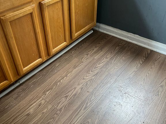 4th image of 718 W 3rd St Floor 2