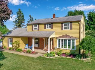 5944 North Dr, Lake View, NY 14085