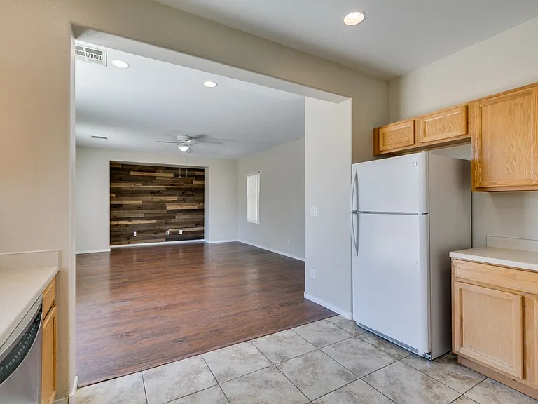 2925 Dowitcher Ave — Photo 19