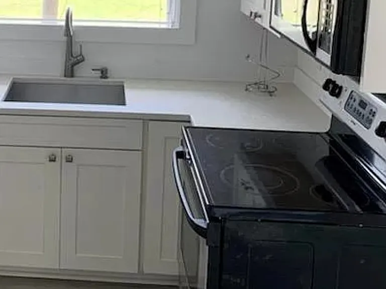 4100 Cardinal Blvd — Photo 2