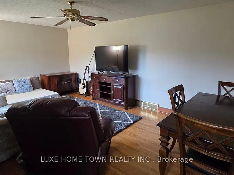 2445 Hespeler Rd — Photo 29