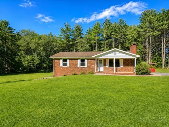132 Oakdale Road, Ennice, NC 28623