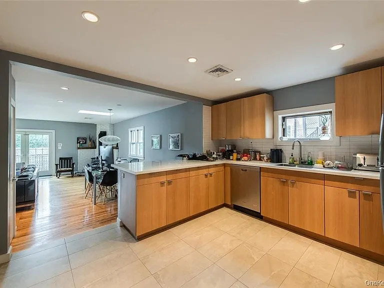 44 Main St #2 — Photo 10