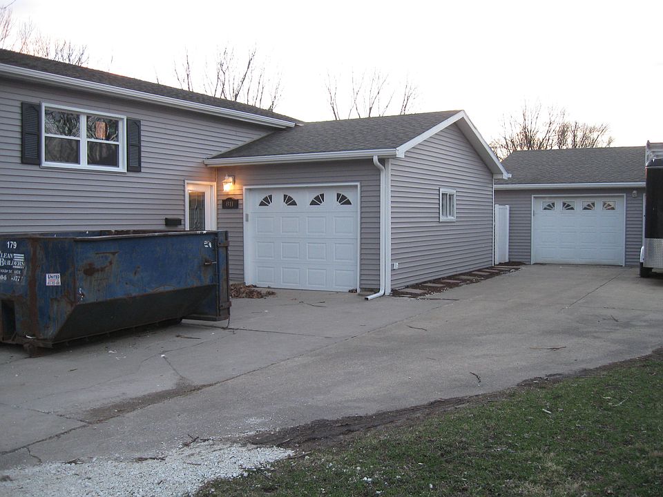 1st image of 811 Robert Dr