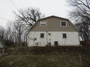 3745 Peru Rd, Dubuque, IA 52001