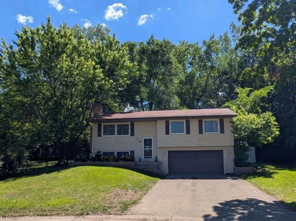 3884 Calcite Dr, Eagan, MN 55122