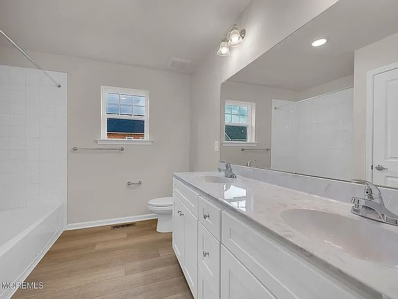 2nd image of 418 3rd Ave