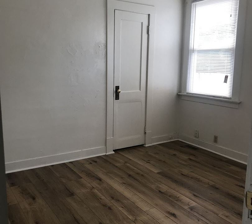 2nd image of 1125 E Virginia St