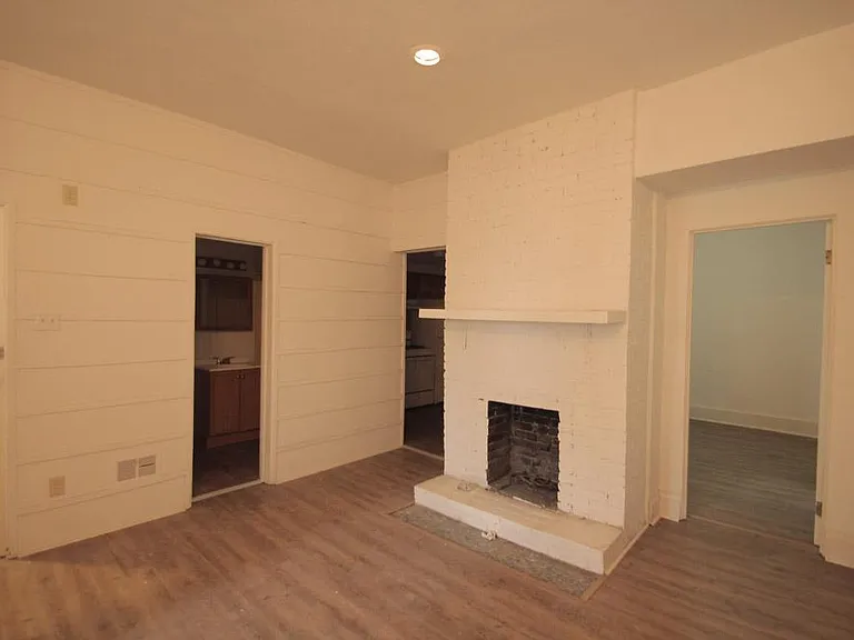 419 Peebles St #1 — Photo 2