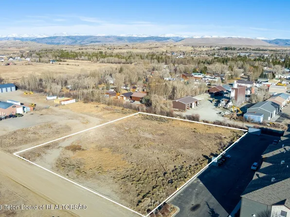 Lewis Ave, Pinedale, WY 82941