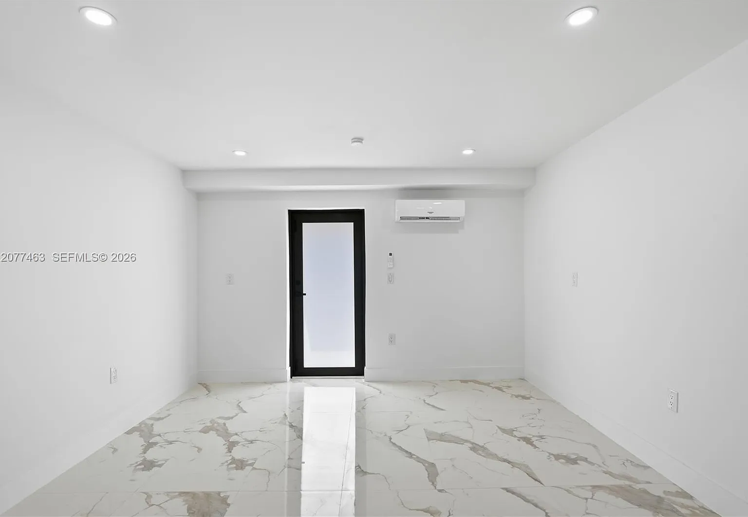 1 bed, 1.0 bath, $2,300 — Photo 3