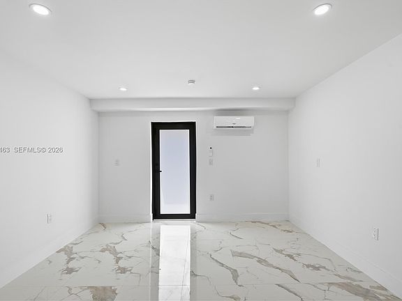 3rd image of 6755 SW 27th St