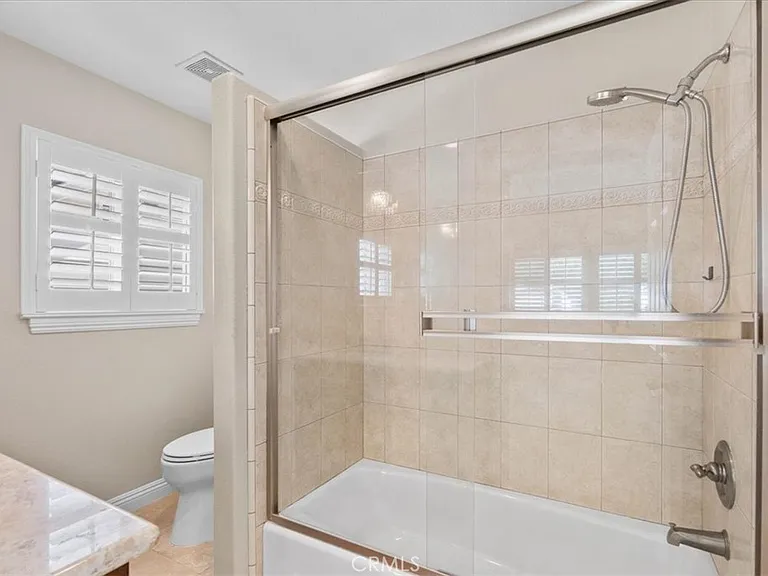 540 W 25th St — Photo 38