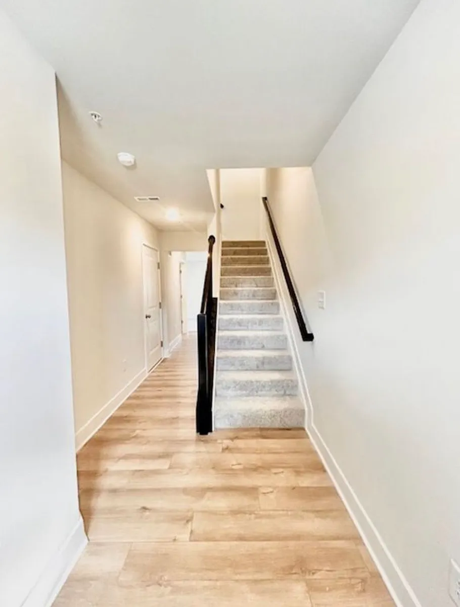 Building Photo - 2208 Rodgers Dr