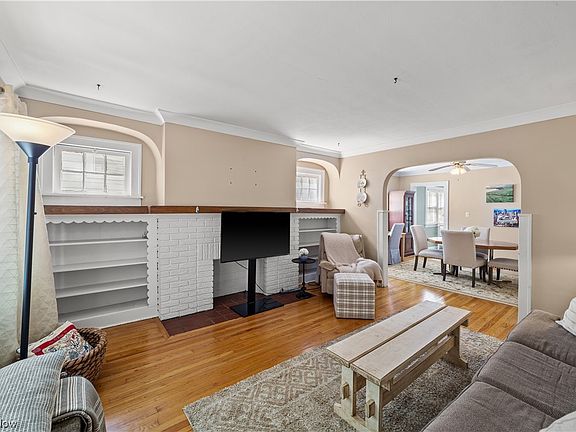 3rd image of 2032-2034 Reveley Ave