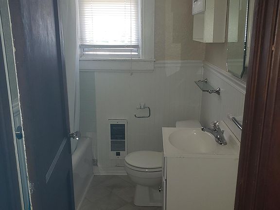 5th image of 231 Bradford St APT 2